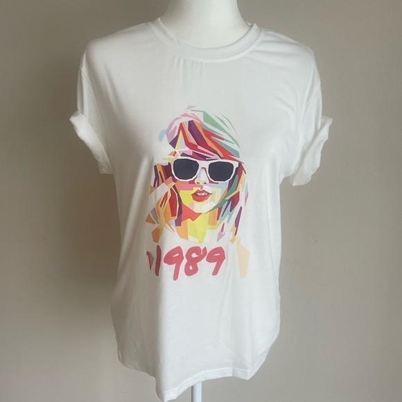 NWT “1989” Era-Inspired Sweater T-Shirt – White – Size M - Picture 8 of 11